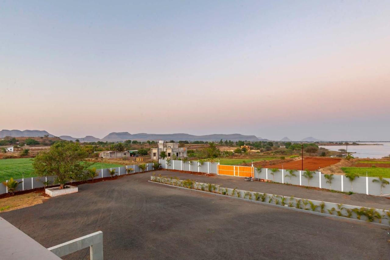 Stayvista'S Bellisimo Panorama - Lakeside Oasis With Infinity Pool, Modern Interiors, Open-To-Sky Bathtub, And Lush Green Lawn Nashik Dış mekan fotoğraf
